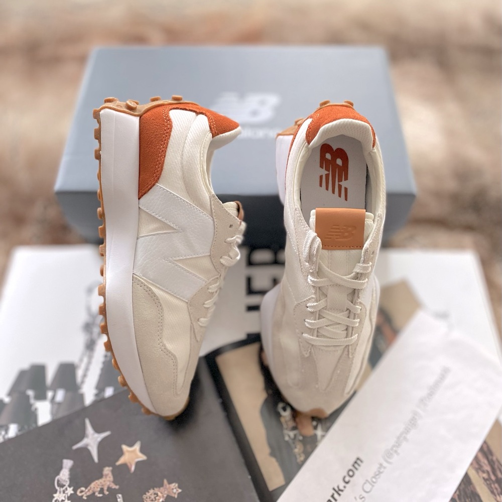 New Balance 327 Sneakers - Picture 3 of 16